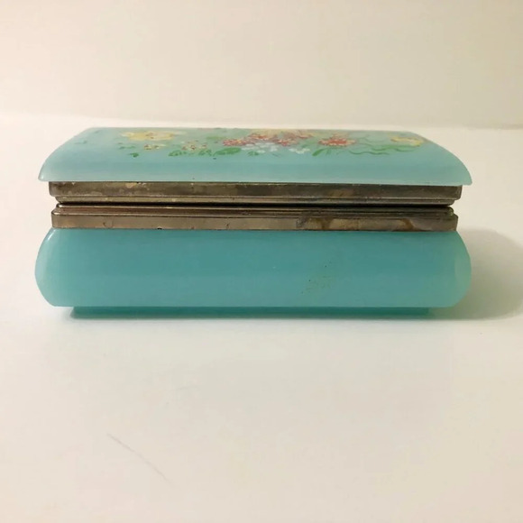 Vintage Trinket Box  Blue Plastic Hong Kong Hinged Floral Case Flaws - Picture 3 of 16